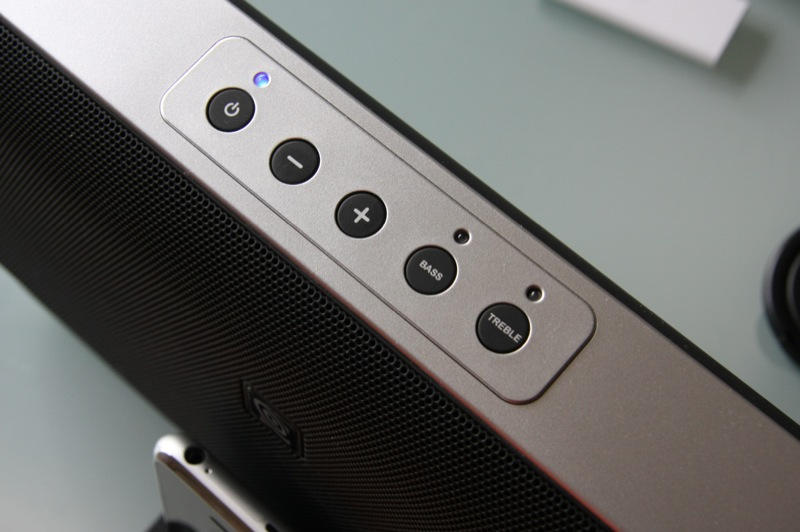Illustration for article titled Altec Lansing T612: Their First iPhone-Friendly, GSM Buzz-Shielding Speaker Dock